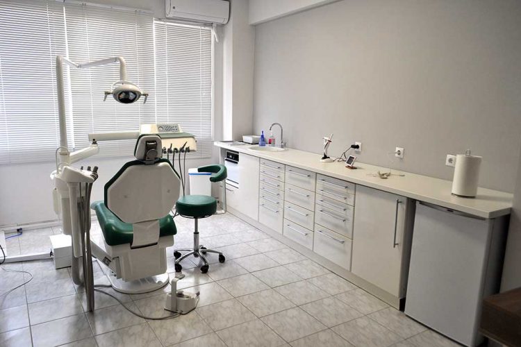 Spyrou Dentist